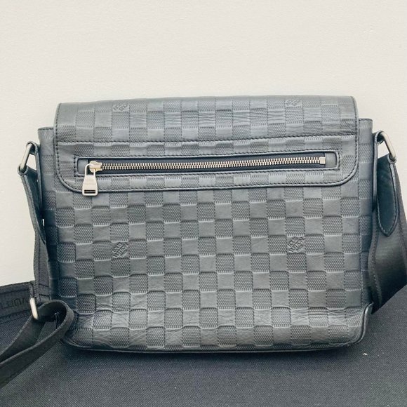 Louis Vuitton District - Picture 10 of 16